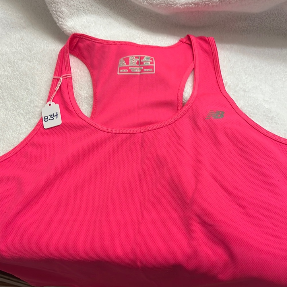EUC NEW BALANCE TANK SIZE L